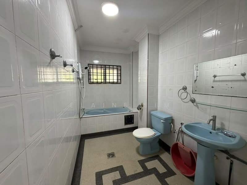 Rumah Teres 2-Tingkat untuk Disewa di Taman Putri Kulai (Kulai) - Elaine Sim - Bathroom - PropertyGuru.com.my