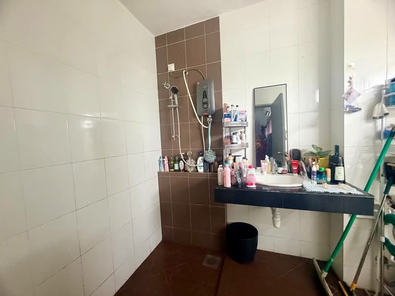 2-storey Terraced House for Sale in S2 Heights (Seremban 2) - Khairul Idzwan - Bathroom - PropertyGuru.com.my