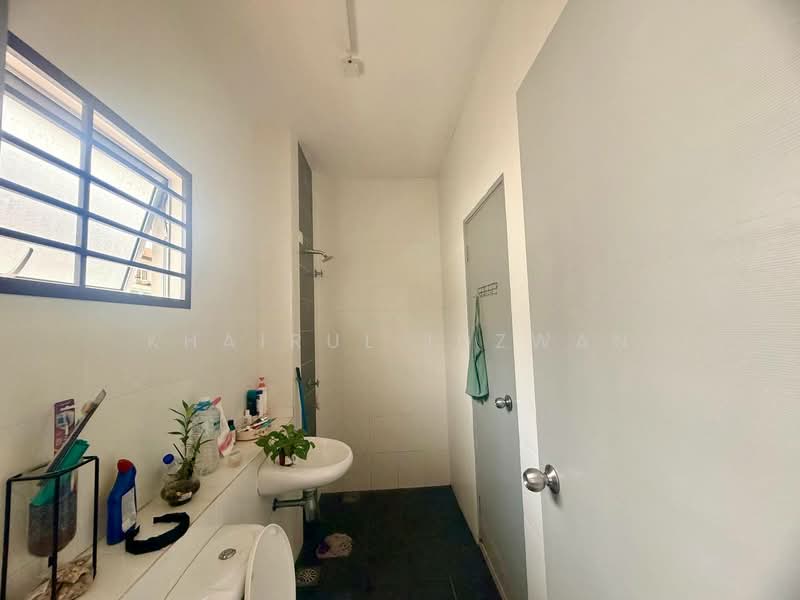 2-storey Terraced House for Sale in S2 Heights (Seremban 2) - Khairul Idzwan - Bathroom - PropertyGuru.com.my