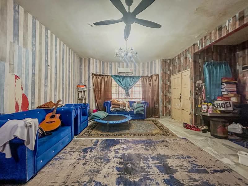 Rumah Teres 2-Tingkat untuk Dijual di Taman Desa Mewah (Semenyih) - Azli Ibrahim - Living Room - PropertyGuru.com.my