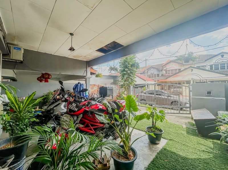 Rumah Teres 2-Tingkat untuk Dijual di Taman Desa Mewah (Semenyih) - Azli Ibrahim - Exterior - PropertyGuru.com.my