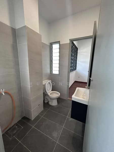 Rumah Teres 2-Tingkat untuk Dijual di Taman Perling (Perling) - Yucong . - Bathroom - PropertyGuru.com.my