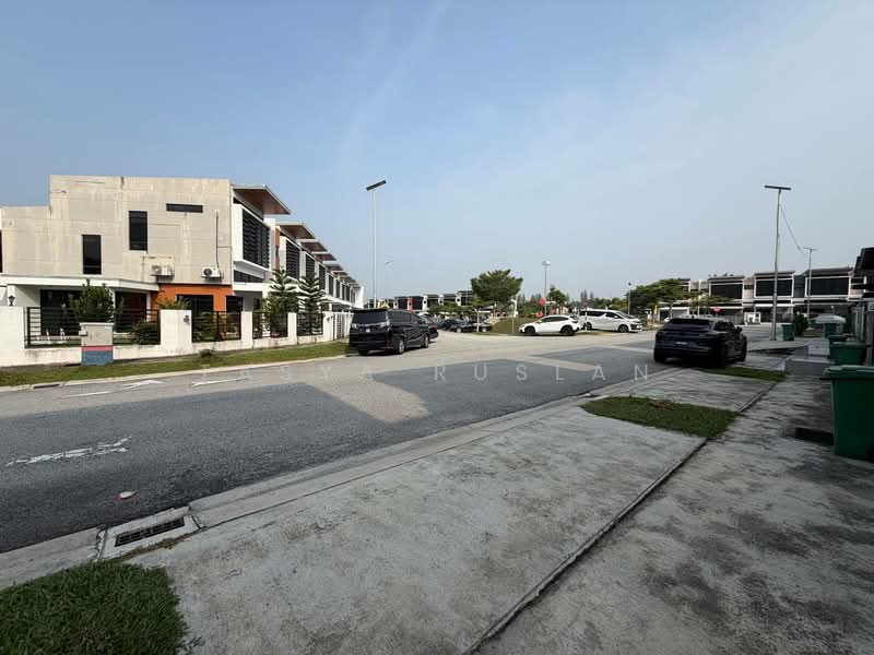 2.5-storey Terraced House for Sale in TTDI Grove (Kajang) - Tasya Ruslan - PropertyGuru.com.my