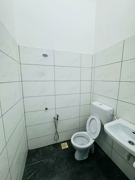 Rumah Teres 1-Tingkat untuk Dijual di Taman Wawasan (Kulai) - Melinda Ee - Bathroom - PropertyGuru.com.my