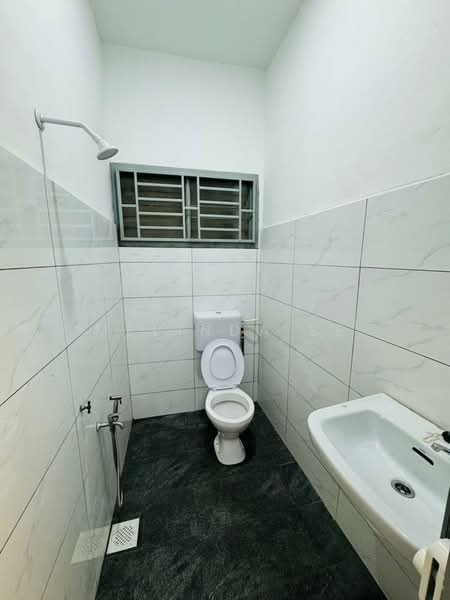 Rumah Teres 1-Tingkat untuk Dijual di Taman Wawasan (Kulai) - Melinda Ee - Bathroom - PropertyGuru.com.my