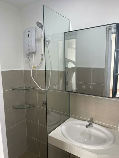 Kondominium untuk Disewa di Residensi Gembira 737 - Damon Heng - Bathroom - PropertyGuru.com.my