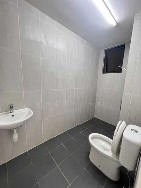Kediaman Servis untuk Disewa di MKH Boulevard II - Grace Ha - Bathroom - PropertyGuru.com.my