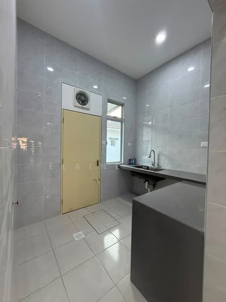 1-storey Terraced House for Rent in Bandar Putra (Kulai) - Elaine Sim - Kitchen - PropertyGuru.com.my