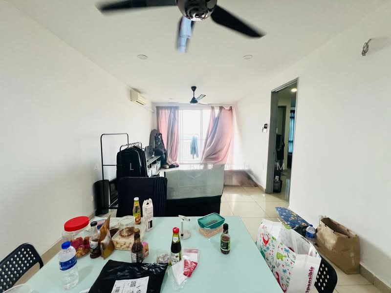 Kondominium untuk Dijual di Suasana Lumayan - Azli Ibrahim - Living Room - PropertyGuru.com.my
