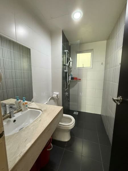 Kediaman Servis untuk Dijual di D'Tasek Residences (Tasek Impian) - Amber Ma - Bathroom - PropertyGuru.com.my