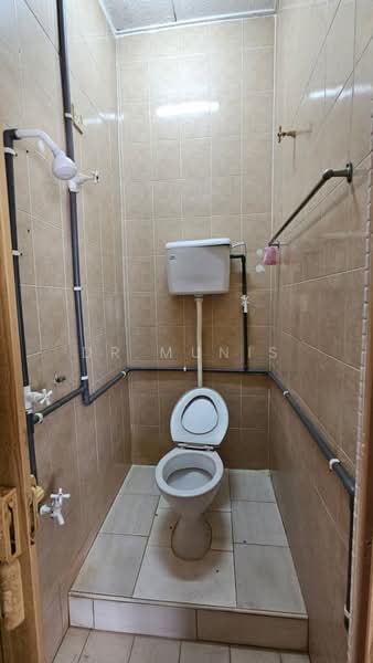 Terraced House for Sale in Bandar Behrang 2020 (Hulu Bernam Timor) - Dr Munis - Bathroom - PropertyGuru.com.my
