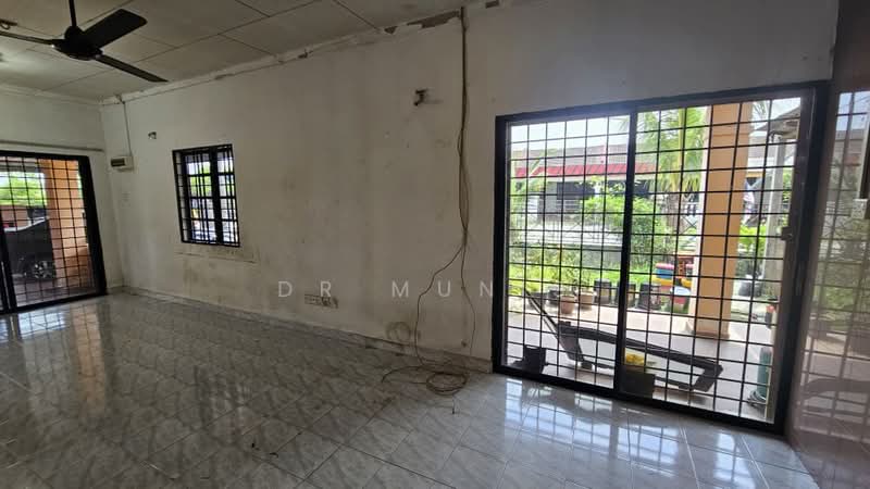 Terraced House for Sale in Bandar Behrang 2020 (Hulu Bernam Timor) - Dr Munis - Living Room - PropertyGuru.com.my