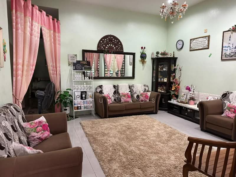 Rumah Berkembar untuk Dijual di Bandar Aman Jaya (Sungai Petani) - Hasrul Rosli - Living Room - PropertyGuru.com.my