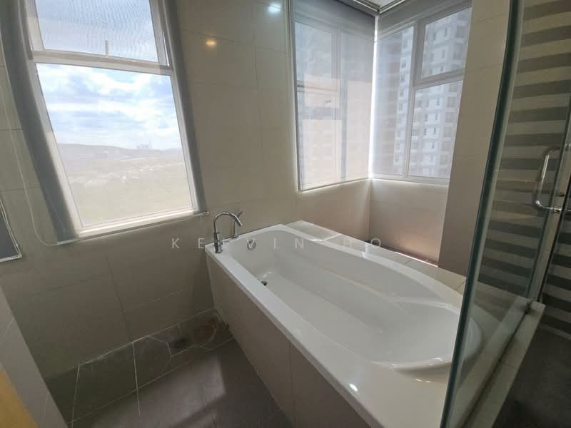 Kondominium untuk Disewa di 9 Bukit Utama Condominium - Kelvin Ho - Bathroom - PropertyGuru.com.my