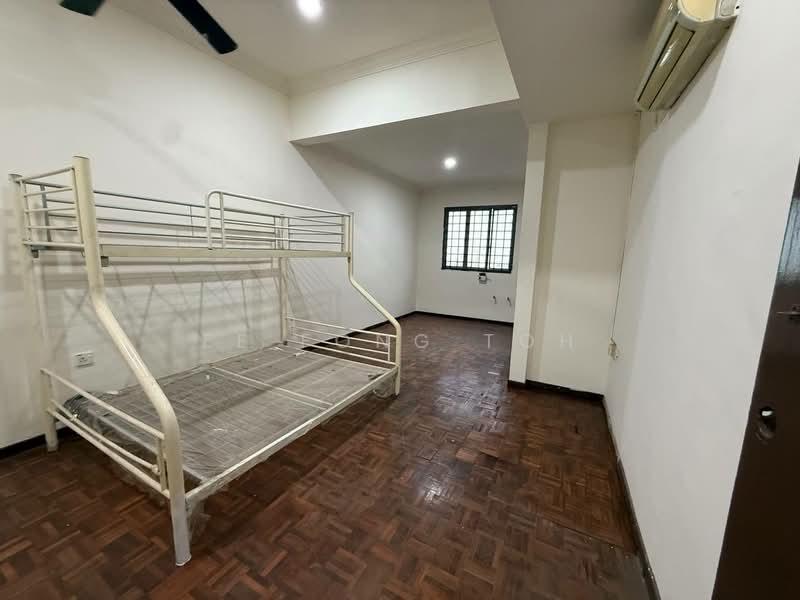 Rumah Teres 2-Tingkat untuk Dijual di Taman Ungku Tun Aminah (Skudai) - Ee Fong Toh - Bedroom - PropertyGuru.com.my
