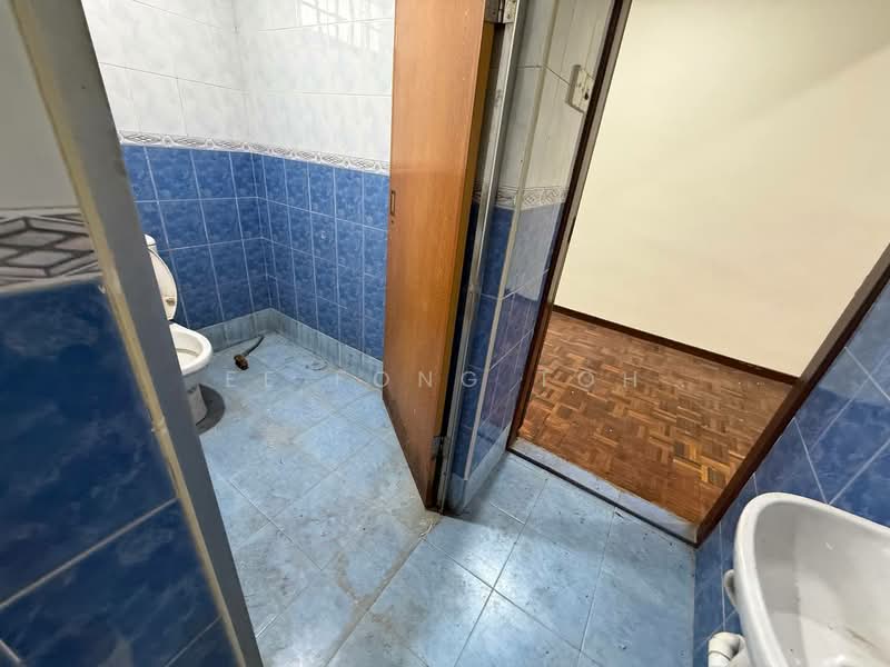 Rumah Teres 2-Tingkat untuk Dijual di Taman Ungku Tun Aminah (Skudai) - Ee Fong Toh - Bathroom - PropertyGuru.com.my
