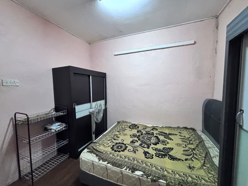 Rumah Teres 2-Tingkat untuk Dijual di Desa Perwira (Ipoh) - Rina Omar - Bedroom - PropertyGuru.com.my
