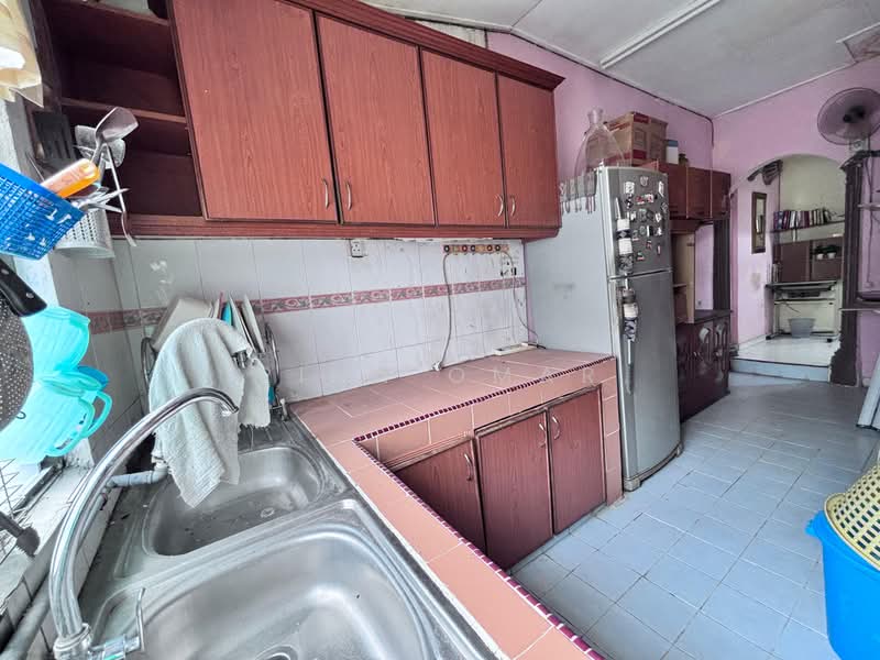 Rumah Teres 2-Tingkat untuk Dijual di Desa Perwira (Ipoh) - Rina Omar - Kitchen - PropertyGuru.com.my