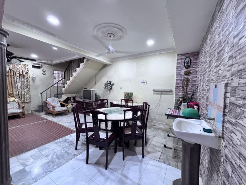 Rumah Teres 2-Tingkat untuk Dijual di Desa Perwira (Ipoh) - Rina Omar - Living Room - PropertyGuru.com.my