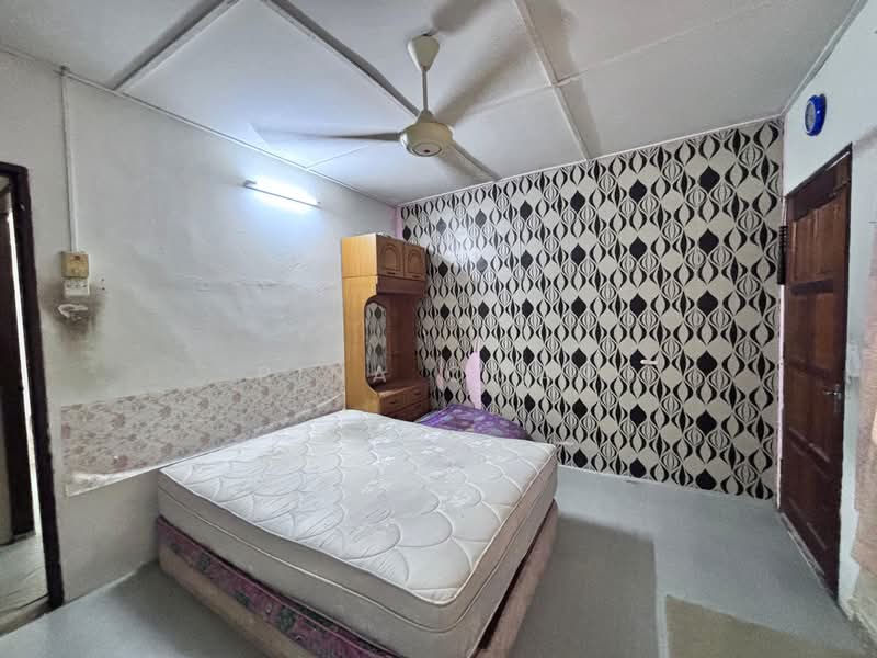 Rumah Teres 2-Tingkat untuk Dijual di Desa Perwira (Ipoh) - Rina Omar - Bedroom - PropertyGuru.com.my