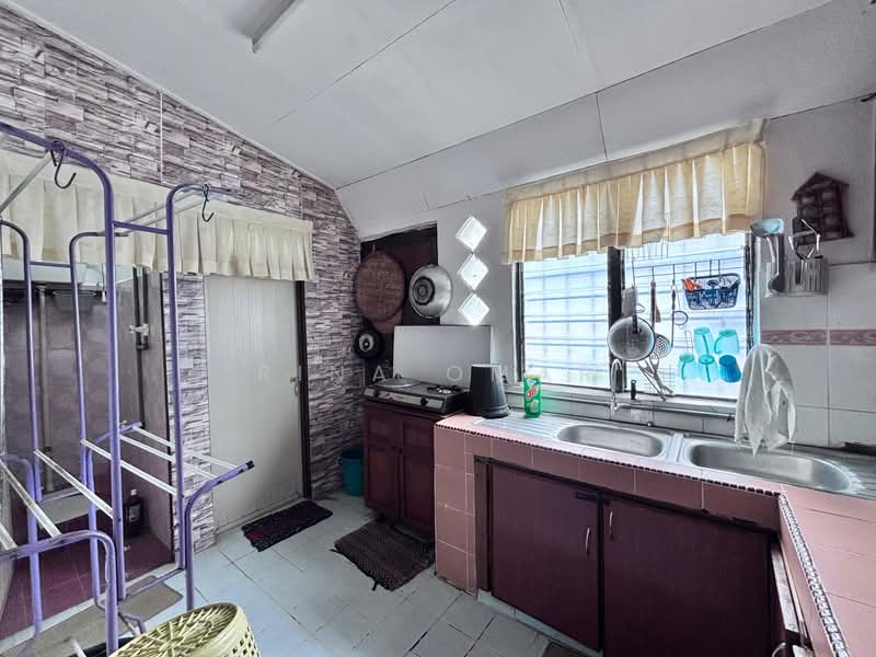 Rumah Teres 2-Tingkat untuk Dijual di Desa Perwira (Ipoh) - Rina Omar - Kitchen - PropertyGuru.com.my