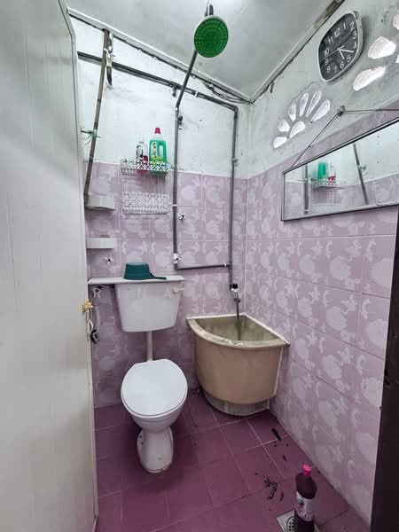 Rumah Teres 2-Tingkat untuk Dijual di Desa Perwira (Ipoh) - Rina Omar - Bathroom - PropertyGuru.com.my