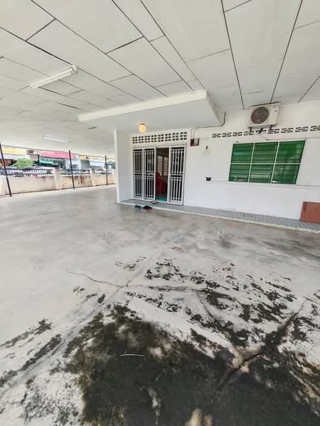 1-storey Terraced House for Sale in Kampung Lapan (Melaka City) - Tess Tan - Exterior - PropertyGuru.com.my