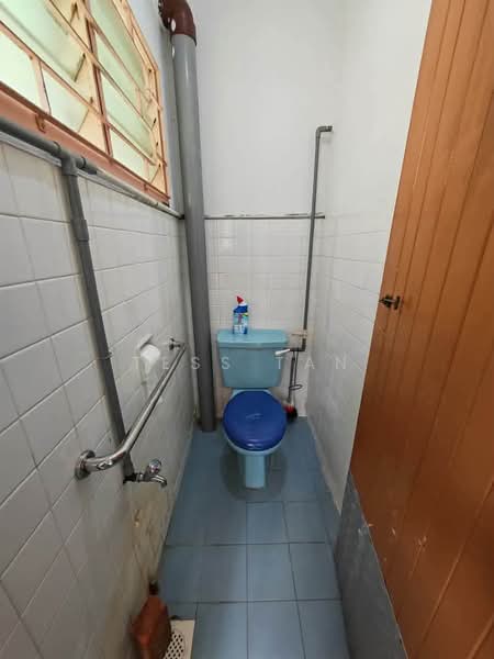 1-storey Terraced House for Sale in Kampung Lapan (Melaka City) - Tess Tan - Bathroom - PropertyGuru.com.my