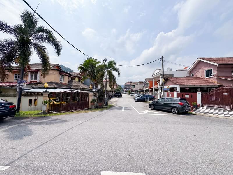 2-storey Terraced House for Sale in Batu Caves (Selangor) - Azli Ibrahim - Exterior - PropertyGuru.com.my