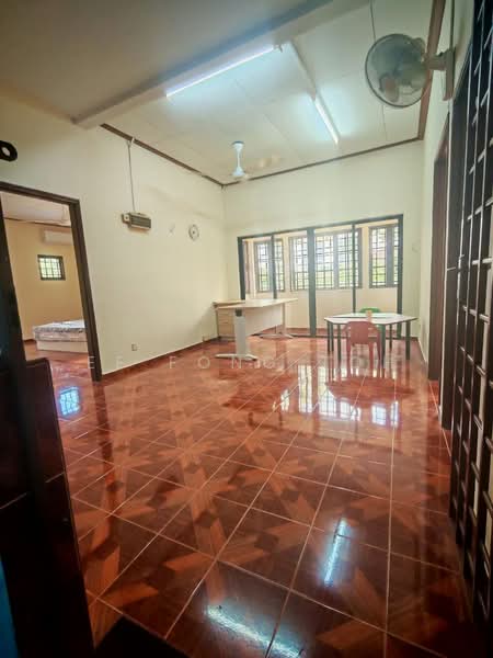 2-storey Terraced House for Sale in Bandar Baru Permas Jaya (Permas Jaya) - Ee Fong Toh - Living Room - PropertyGuru.com.my