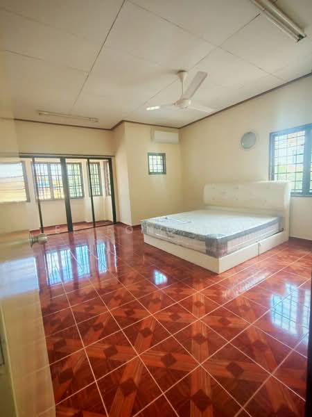 2-storey Terraced House for Sale in Bandar Baru Permas Jaya (Permas Jaya) - Ee Fong Toh - Bedroom - PropertyGuru.com.my