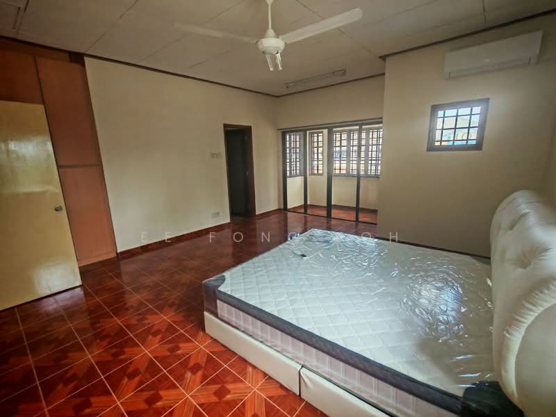 2-storey Terraced House for Sale in Bandar Baru Permas Jaya (Permas Jaya) - Ee Fong Toh - Bedroom - PropertyGuru.com.my