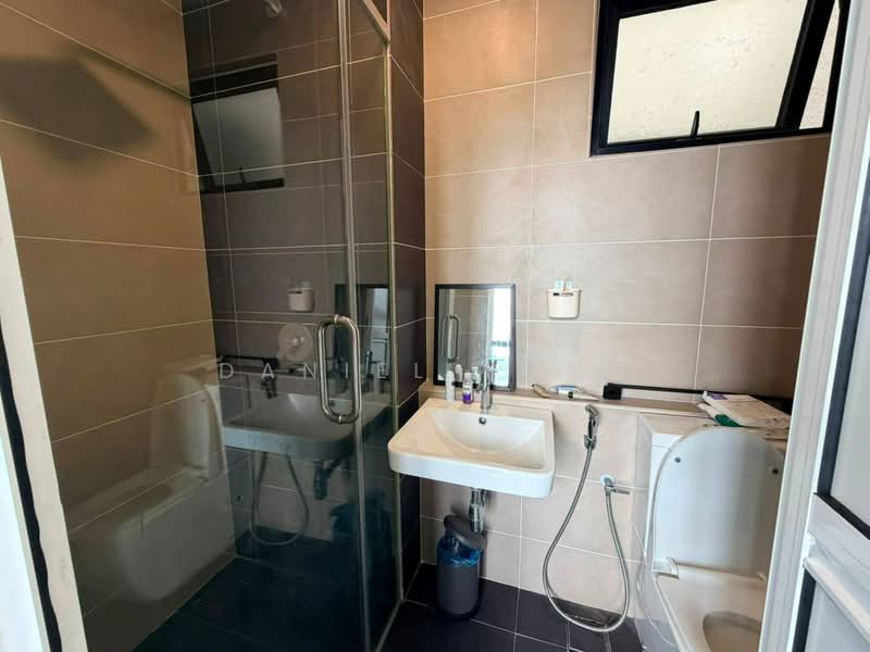 Service Residence for Rent at D'Pristine - Daniel Yong - Bathroom - PropertyGuru.com.my