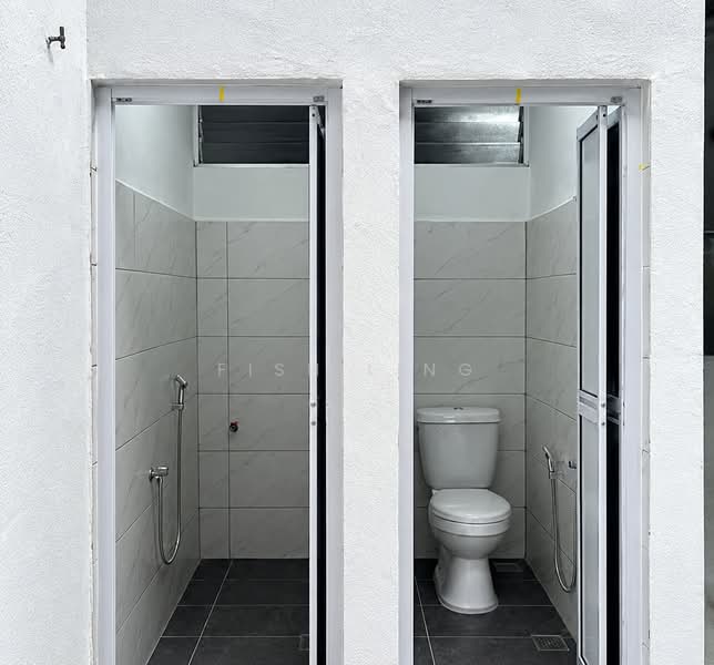 Kilang Teres untuk Disewa di Taman Perindustrian Ringan Usahajaya (Simpang Ampat) - Fish Ling - Bathroom - PropertyGuru.com.my