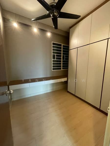 Kediaman Servis untuk Dijual di KL Traders Square - Yanny Siow - Bedroom - PropertyGuru.com.my
