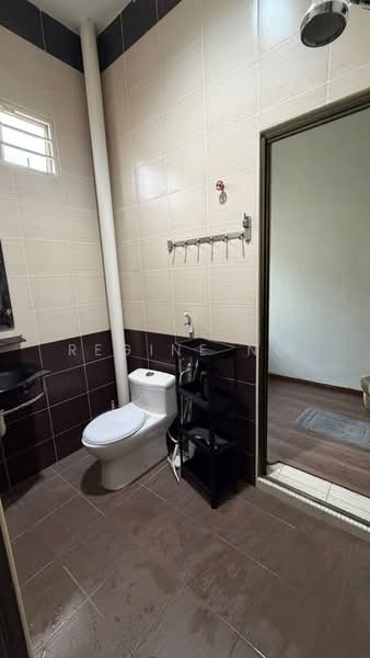 Terraced House for Rent in Taman Pulai Jaya (Kulai) - Regine Ng - Bathroom - PropertyGuru.com.my