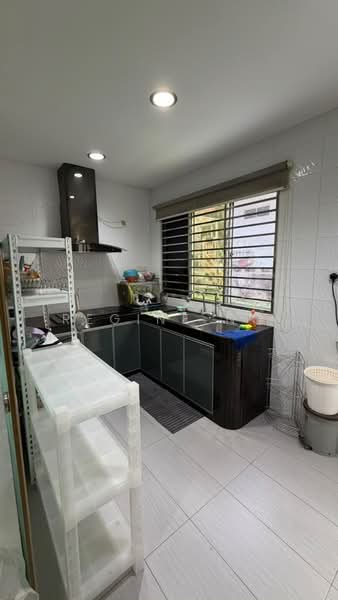 Terraced House for Rent in Taman Pulai Jaya (Kulai) - Regine Ng - Kitchen - PropertyGuru.com.my