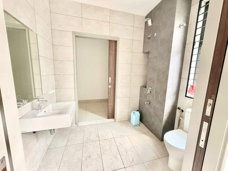Terraced House for Sale in Elmina (Shah Alam) - Norhafiz Bin Mohd Nor - Bathroom - PropertyGuru.com.my