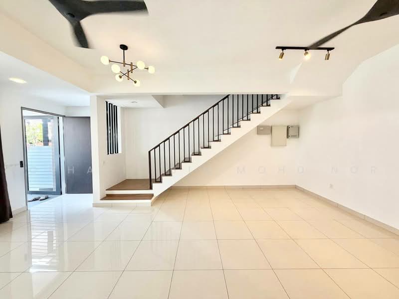 Terraced House for Sale in Elmina (Shah Alam) - Norhafiz Bin Mohd Nor - Living Room - PropertyGuru.com.my