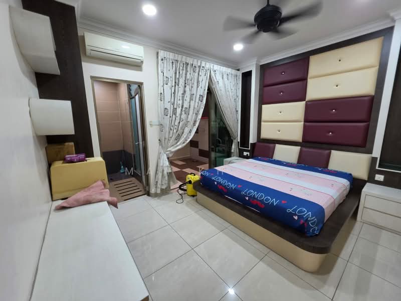Semi-Detached House for Sale in Taman Sutera Utama (Skudai) - May Khoo - Bedroom - PropertyGuru.com.my