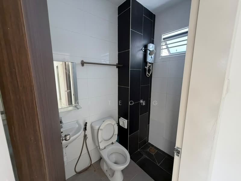 Condominium for Rent at Seasons Garden Residences - CK Teong - Bathroom - PropertyGuru.com.my