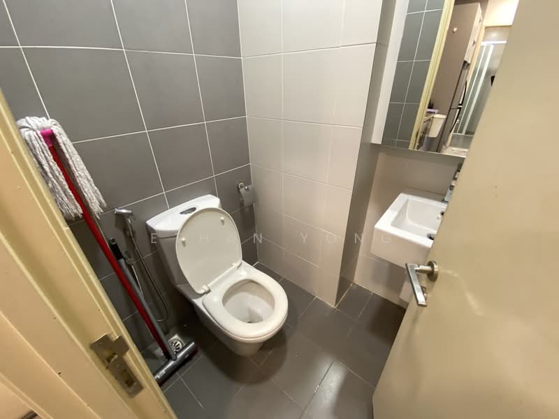 Kediaman Servis untuk Disewa di Garden Plaza - Ethan Yong - Bathroom - PropertyGuru.com.my