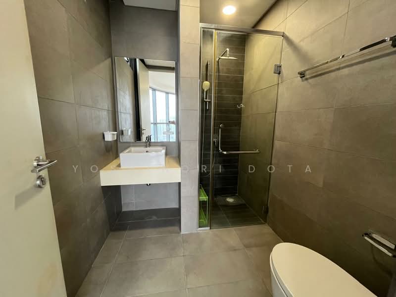 Kondominium untuk Disewa di Vivo Residential Suites - Yoshinori Dota - Bathroom - PropertyGuru.com.my