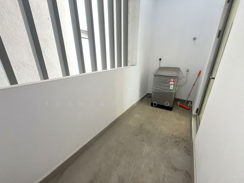 Kondominium untuk Disewa di Vivo Residential Suites - Yoshinori Dota - Balcony - PropertyGuru.com.my