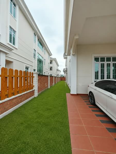 Bungalow House for Sale in Taman Kota Laksamana (Melaka City) - Tess Tan - Exterior - PropertyGuru.com.my