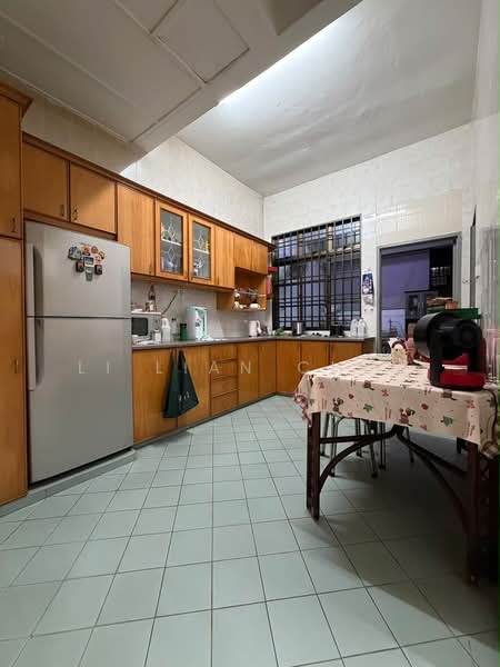 Rumah Teres 2-Tingkat untuk Dijual di Taman Desa Cemerlang (Ulu Tiram) - Li Lian Chew - Kitchen - PropertyGuru.com.my