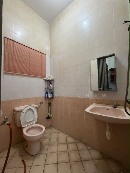 Rumah Teres 2-Tingkat untuk Dijual di Taman Desa Cemerlang (Ulu Tiram) - Li Lian Chew - Bathroom - PropertyGuru.com.my