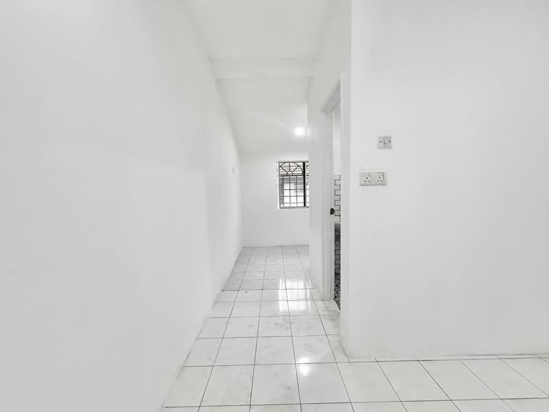 Terraced House for Sale in Bandar Putra Permai (Seri Kembangan) - Syahrim Naim - Interior - PropertyGuru.com.my