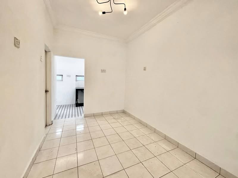 Terraced House for Sale in Bandar Putra Permai (Seri Kembangan) - Syahrim Naim - Interior - PropertyGuru.com.my