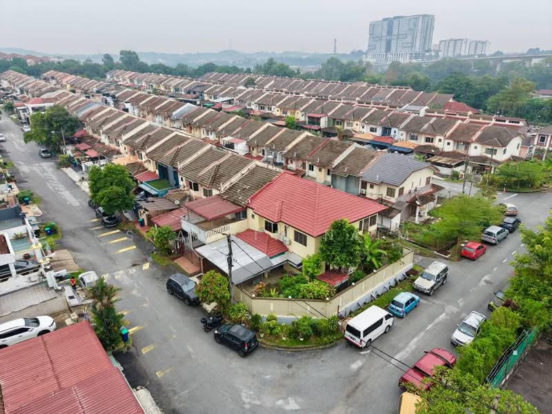 Terraced House for Sale in Bandar Putra Permai (Seri Kembangan) - Syahrim Naim - Exterior - PropertyGuru.com.my